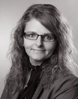 Manuela Reiml, Betriebswirtin (VWA) und Bachelor of Arts